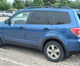 Benzin 2,5L Motor von Subaru Forester 2011 zur Miete in Tiflis.