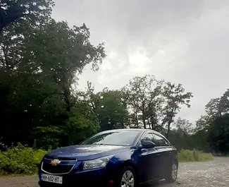 Frontansicht eines Mietwagens Chevrolet Cruze in Kutaisi, Georgien ✓ Auto Nr.6980. ✓ Automatisch TM ✓ 8 Bewertungen.