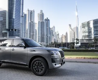 Frontansicht eines Mietwagens Nissan Patrol in Dubai, VAE ✓ Auto Nr.6744. ✓ Automatisch TM ✓ 0 Bewertungen.