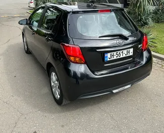 Toyota Yaris 2014 zur Miete verfügbar in Tiflis, mit Kilometerbegrenzung unbegrenzte.