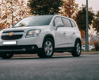 Frontansicht eines Mietwagens Chevrolet Orlando in Taschkent, Usbekistan ✓ Auto Nr.6835. ✓ Automatisch TM ✓ 0 Bewertungen.