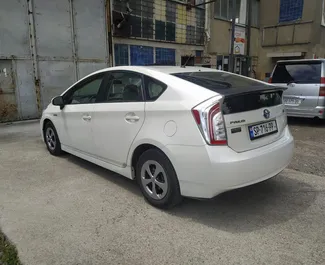 Toyota Prius 2012 mit Antriebssystem Frontantrieb, verfügbar am Flughafen Kutaisi.