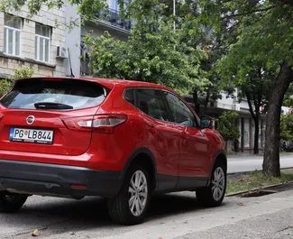 Vermietung Nissan Qashqai. Komfort, Crossover Fahrzeug zur Miete in Montenegro ✓ Kaution Einzahlung von 200 EUR ✓ Versicherungsoptionen KFZ-HV, TKV, VKV Plus, VKV Komplett, Diebstahlschutz, Ausland, Junge, Keine Kaution.