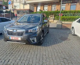 Innenraum von Subaru Forester Limited zur Miete in Georgien. Ein großartiges 5-Sitzer Fahrzeug mit Automatisch Getriebe.