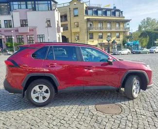 Vermietung Toyota Rav4. Komfort, SUV, Crossover Fahrzeug zur Miete in Georgien ✓ Kaution Keine Kaution ✓ Versicherungsoptionen KFZ-HV, VKV Komplett, Insassen, Diebstahlschutz, Ausland.