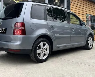 Autovermietung Volkswagen Touran Nr.7047 Automatisch in Tirana, ausgestattet mit einem 2,0L Motor ➤ Von Aldi in Albanien.