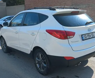 Benzin 2,0L Motor von Hyundai Tucson 2015 zur Miete in Tiflis.