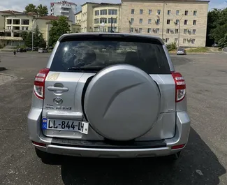 Toyota Rav4 2010 zur Miete verfügbar in Kutaisi, mit Kilometerbegrenzung unbegrenzte.