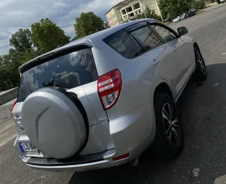 Benzin 2,5L Motor von Toyota Rav4 2010 zur Miete in Kutaisi.