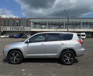 Vermietung Toyota Rav4. Komfort, SUV, Crossover Fahrzeug zur Miete in Georgien ✓ Kaution Einzahlung von 300 GEL ✓ Versicherungsoptionen KFZ-HV, TKV, Insassen.