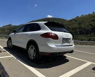 Diesel 3,0L Motor von Porsche Cayenne 2013 zur Miete in Tiflis.