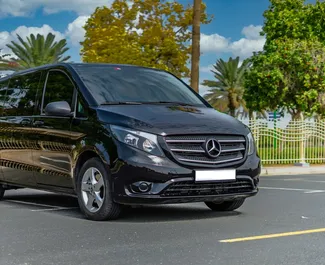 Vermietung Mercedes-Benz Vito. Komfort, Premium, Minivan Fahrzeug zur Miete in VAE ✓ Kaution Einzahlung von 1500 AED ✓ Versicherungsoptionen KFZ-HV, TKV.