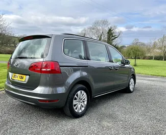 Autovermietung Volkswagen Sharan Nr.7081 Schaltgetriebe in Budva, ausgestattet mit einem 2,0L Motor ➤ Von Luka in Montenegro.