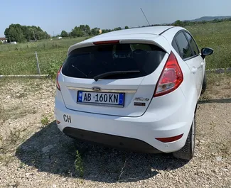 Vermietung Ford Fiesta. Wirtschaft Fahrzeug zur Miete in Albanien ✓ Kaution Einzahlung von 150 EUR ✓ Versicherungsoptionen KFZ-HV, TKV, VKV Komplett, Ausland.