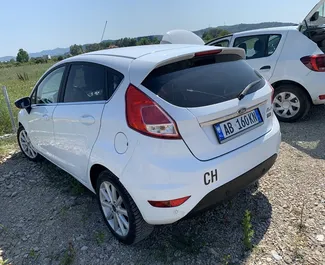 Mietwagen Ford Fiesta 2015 in Albanien, mit Benzin-Kraftstoff und 77 PS ➤ Ab 20 EUR pro Tag.