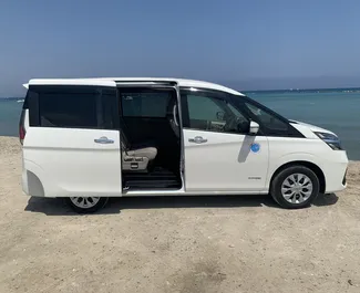 Mietwagen Nissan Serena 2020 auf Zypern, mit Hybride-Kraftstoff und 178 PS ➤ Ab 40 EUR pro Tag.