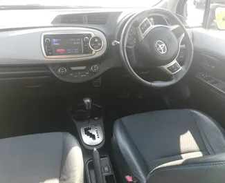 Benzin 1,0L Motor von Toyota Yaris 2018 zur Miete in Larnaca.