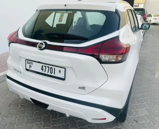 Benzin 1,5L Motor von Nissan Kicks 2021 zur Miete in Dubai.