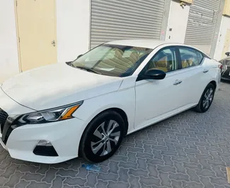 Mietwagen Nissan Altima 2020 in VAE, mit Benzin-Kraftstoff und 188 PS ➤ Ab 120 AED pro Tag.