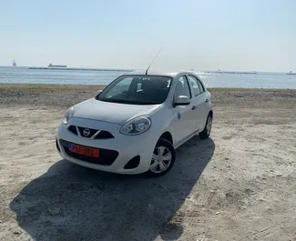 Frontansicht eines Mietwagens Nissan March in Larnaca, Zypern ✓ Auto Nr.7156. ✓ Automatisch TM ✓ 0 Bewertungen.