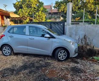 Frontansicht eines Mietwagens Hyundai i10 auf Mauritius, Mauritius ✓ Auto Nr.7107. ✓ Automatisch TM ✓ 0 Bewertungen.