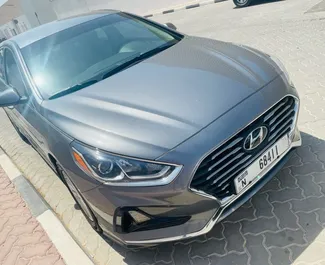 Frontansicht eines Mietwagens Hyundai Sonata in Dubai, VAE ✓ Auto Nr.7112. ✓ Automatisch TM ✓ 0 Bewertungen.