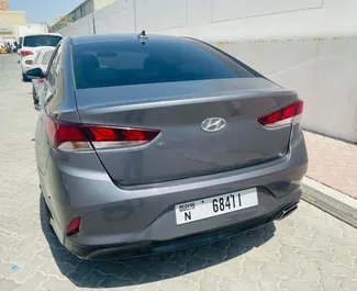 Vermietung Hyundai Sonata. Komfort, Premium Fahrzeug zur Miete in VAE ✓ Kaution Einzahlung von 1000 AED ✓ Versicherungsoptionen KFZ-HV, VKV Plus.