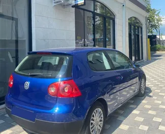 Autovermietung Volkswagen Golf 5 Nr.7262 Schaltgetriebe am Flughafen von Tirana, ausgestattet mit einem 2,0L Motor ➤ Von Erind in Albanien.