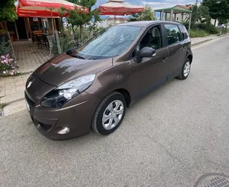 Frontansicht eines Mietwagens Renault Scenic in Tirana, Albanien ✓ Auto Nr.7283. ✓ Schaltgetriebe TM ✓ 0 Bewertungen.