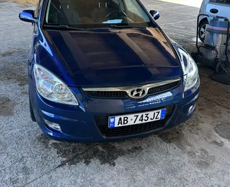 Frontansicht eines Mietwagens Hyundai i30 in Durres, Albanien ✓ Auto Nr.7298. ✓ Schaltgetriebe TM ✓ 1 Bewertungen.