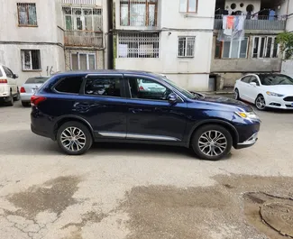 Mietwagen Mitsubishi Outlander Xl 2016 in Georgien, mit Benzin-Kraftstoff und 180 PS ➤ Ab 132 GEL pro Tag.