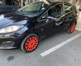 Autovermietung Ford Fiesta Nr.7264 Schaltgetriebe am Flughafen von Tirana, ausgestattet mit einem 1,0L Motor ➤ Von Romeo in Albanien.