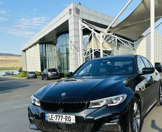 Frontansicht eines Mietwagens BMW 320d in Tiflis, Georgien ✓ Auto Nr.7242. ✓ Automatisch TM ✓ 0 Bewertungen.