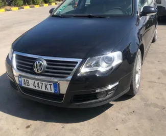 Frontansicht eines Mietwagens Volkswagen Passat Variant in Durres, Albanien ✓ Auto Nr.7291. ✓ Automatisch TM ✓ 1 Bewertungen.