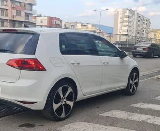 Volkswagen Golf 7 2015 zur Miete verfügbar in Tirana, mit Kilometerbegrenzung 200 km/Tag.