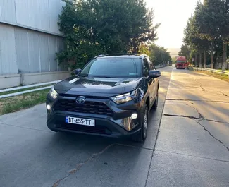 Frontansicht eines Mietwagens Toyota Rav4 in Tiflis, Georgien ✓ Auto Nr.7267. ✓ Automatisch TM ✓ 0 Bewertungen.