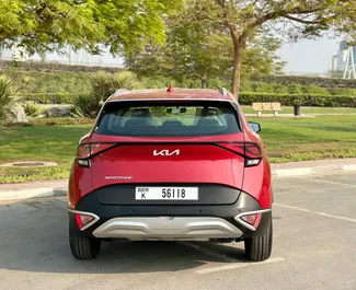 Kia Sportage 2023 zur Miete verfügbar in Dubai, mit Kilometerbegrenzung 250 km/Tag.