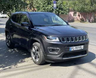 Mietwagen Jeep Compass 2017 in Georgien, mit Benzin-Kraftstoff und 180 PS ➤ Ab 120 GEL pro Tag.