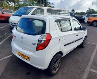 Frontansicht eines Mietwagens Suzuki Alto auf Mauritius Flughafen, Mauritius ✓ Auto Nr.7508. ✓ Automatisch TM ✓ 0 Bewertungen.