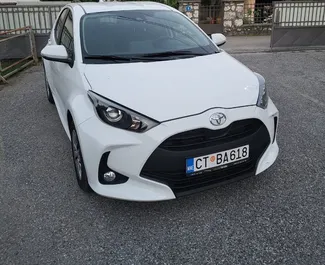 Autovermietung Toyota Yaris Nr.7466 Automatisch in Budva, ausgestattet mit einem 1,3L Motor ➤ Von Mirko in Montenegro.