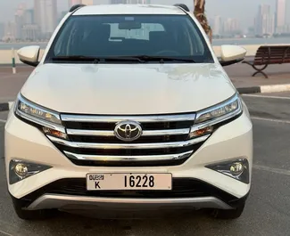 Frontansicht eines Mietwagens Toyota Rush in Dubai, VAE ✓ Auto Nr.7364. ✓ Automatisch TM ✓ 0 Bewertungen.