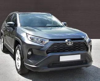 Frontansicht eines Mietwagens Toyota Rav4 in Eriwan, Armenien ✓ Auto Nr.1170. ✓ Automatisch TM ✓ 0 Bewertungen.