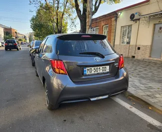 Mietwagen Toyota Yaris 2016 in Georgien, mit Benzin-Kraftstoff und 120 PS ➤ Ab 90 GEL pro Tag.