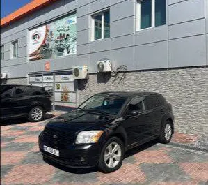 Frontansicht eines Mietwagens Dodge Caliber in Tiflis, Georgien ✓ Auto Nr.7737. ✓ Automatisch TM ✓ 0 Bewertungen.