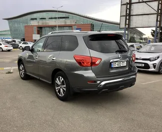 Vermietung Nissan Pathfinder. Komfort, Premium, SUV, Crossover Fahrzeug zur Miete in Georgien ✓ Kaution Keine Kaution ✓ Versicherungsoptionen KFZ-HV, TKV.