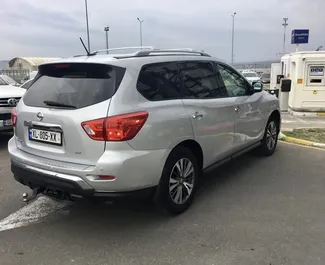 Nissan Pathfinder 2020 zur Miete verfügbar in Tiflis, mit Kilometerbegrenzung unbegrenzte.