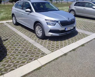 Frontansicht eines Mietwagens Skoda Kamiq in Tivat, Montenegro ✓ Auto Nr.7689. ✓ Automatisch TM ✓ 3 Bewertungen.