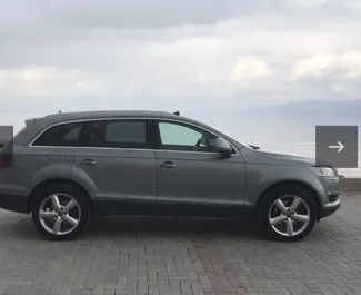 Frontansicht eines Mietwagens Audi Q7 in Tirana, Albanien ✓ Auto Nr.7853. ✓ Automatisch TM ✓ 0 Bewertungen.