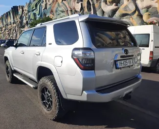 Vermietung Toyota 4 Runner. Komfort, SUV Fahrzeug zur Miete in Georgien ✓ Kaution Einzahlung von 800 GEL ✓ Versicherungsoptionen KFZ-HV, VKV Komplett, Ausland.