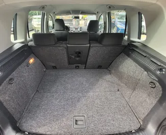 Volkswagen Tiguan 2010 mit Antriebssystem Frontantrieb, verfügbar in Tiflis.